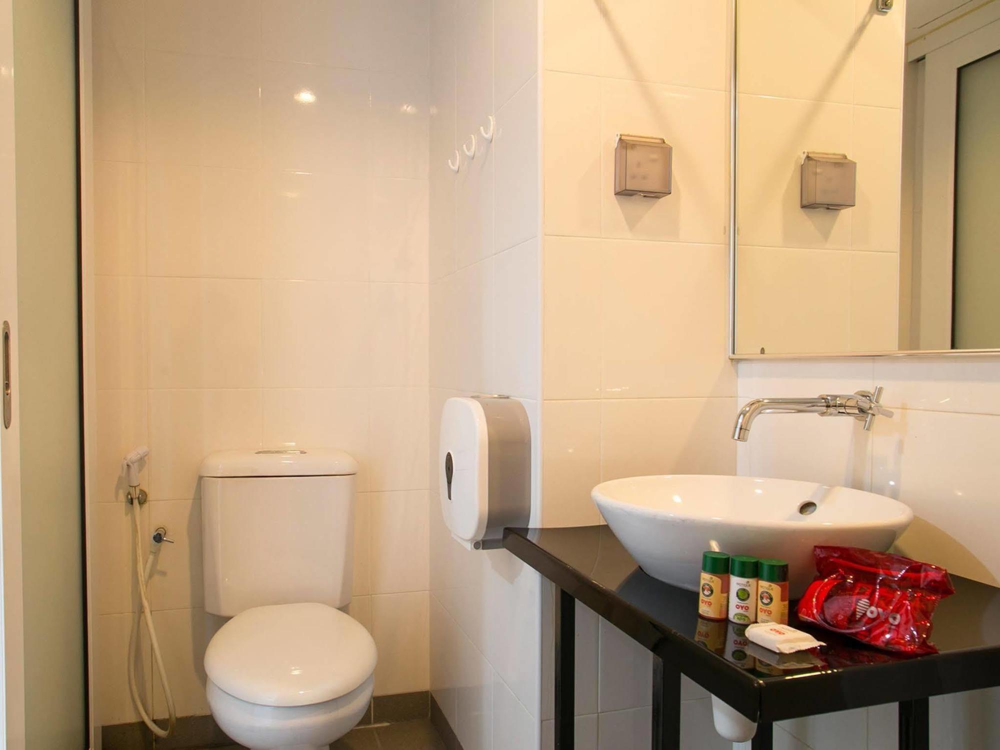 Oyo 180 V Hotel Kuala Lumpur Kültér fotó